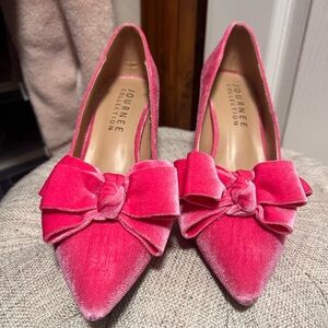 Velvet pink heels with bow